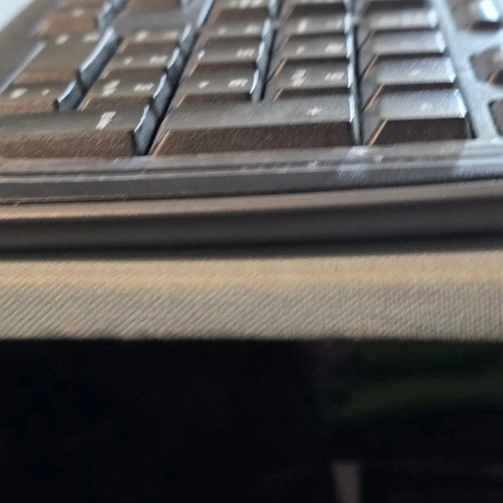 Logitech K270 Wireless Keyboard Full Size Black with Media Hotkeys QWERTY